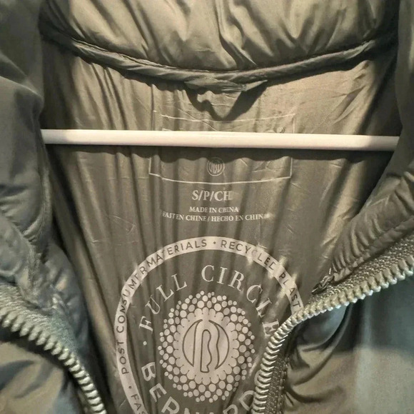 Bernardo Winter Resort Quilted Hooded Puffer Vest NEW NEVER WORN! SIZE S NO TAGS - Picture 8 of 10